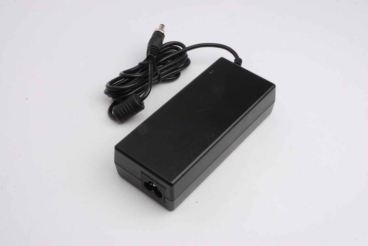 Adapter-90W-Desk